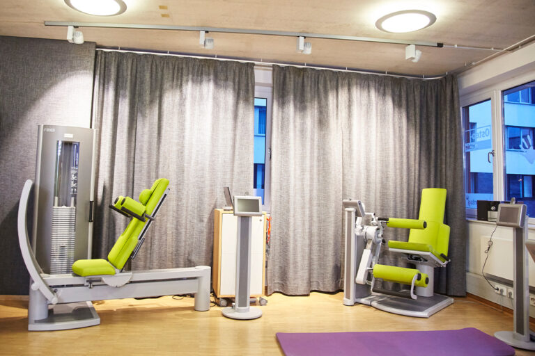 gaby-montag-physiotherapie_praxis_sport_geraete