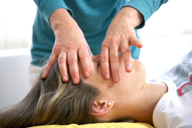 gaby-montag_physiotherapie-muenster_chronische-schmerzen_1200x800