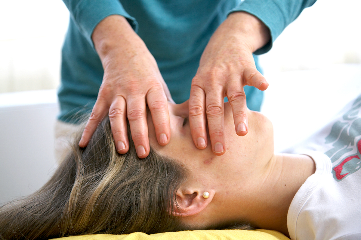 gaby-montag_physiotherapie-muenster_chronische-schmerzen_1200x800